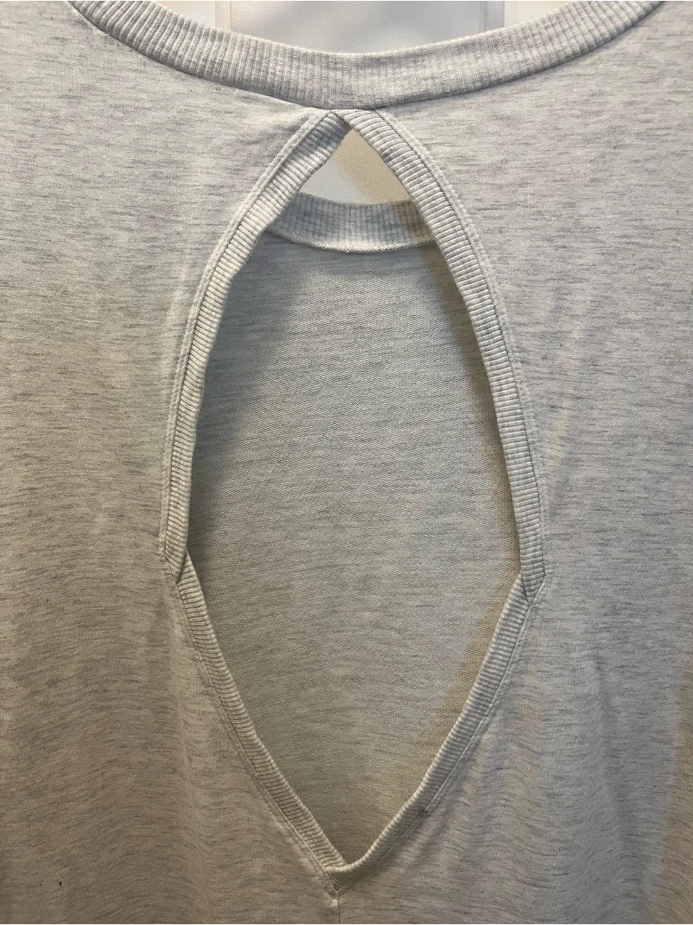 🧘🏽‍♀️ EUC Alo Yoga Heather Gray Intricate Long Sleeve Yoga Sweater - Sz Medium
